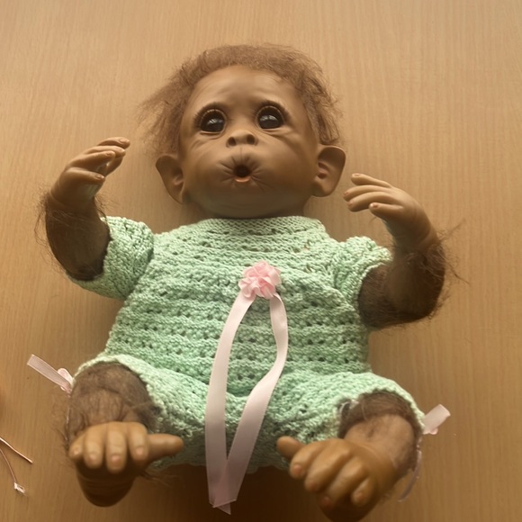 Ashton Drake Clementine SoTruely Real Lifelike Baby Monkey Doll - Picture 4 of 7